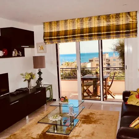 Spacieux Appartement Climatise Vue Mer Ref Roche Rouge 01 Daire *